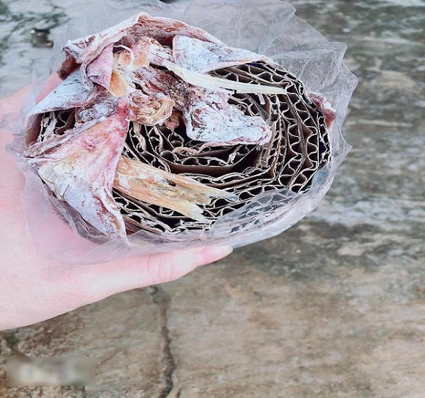 Cảnh tượng khiến khách hàng nào cũng phải bốc hỏa, giận tím người