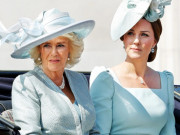 Giải trí - Công nương Kate 2 lần bật khóc vì mẹ chồng