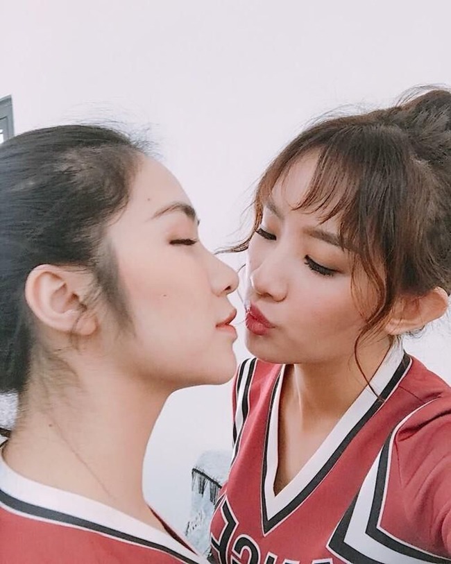 Phim cuối trước khi tập trung yêu thiếu gia, Hòa Minzy từng bị nói amp;#34;làm nềnamp;#34; cho Angela Phương Trinh - 7