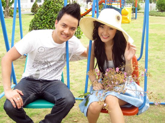 Angela Phương Trinh từng là nữ chính trong MV Yêu thương quay về của Cao Thái Sơn.