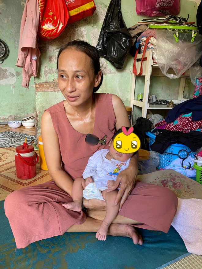 Hiện tại – sau hơn 2 tháng trôi qua, đứa con thứ ba của vợ chồng chị T đã cứng cáp rất nhiều.