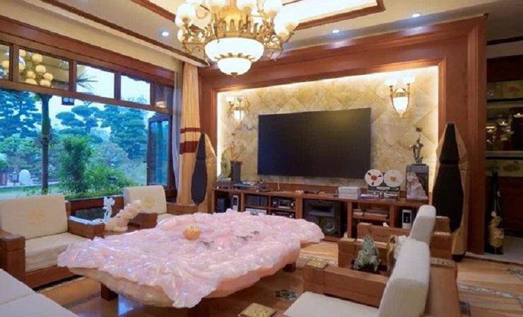 Tin tức 24h: Choáng ngợp biệt phủ 3.000m2 của sếp nhà FPT với bộ sưu tập đá ngọc quý hiếm - 14