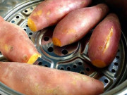Bếp Eva - Hấp khoai đừng cho ngay vào nồi, thêm 2 bước nữa khoai mới ngọt, bùi