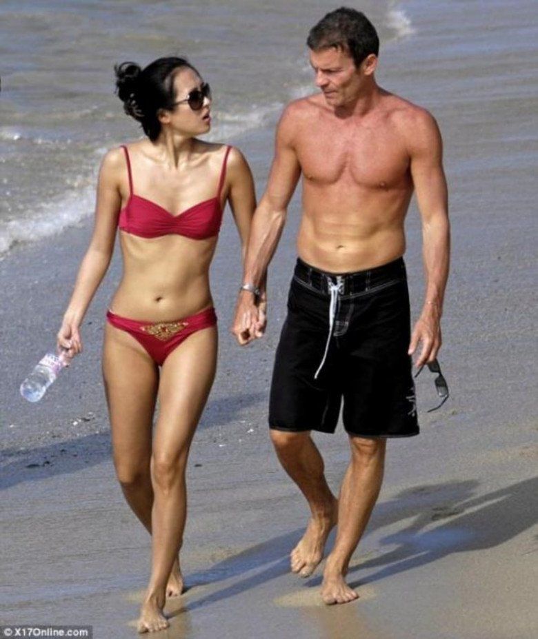 Cô từng lộ ảnh hẹn hò với bạn trai ngoại quốc.