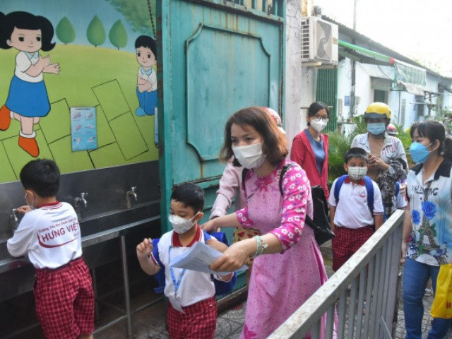 Thông tin Học sinh TP HCM dừng học trực tiếp là giả mạo