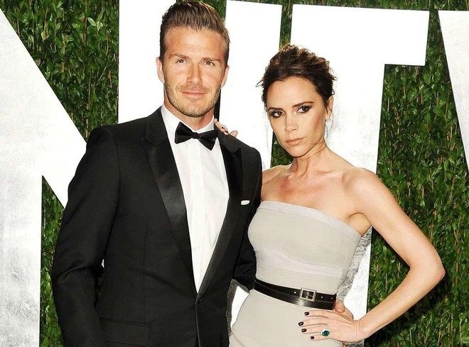 Vợ chồng Beckham vừa khoe loạt ảnh mới của con trai và tự hào về anh chàng.
