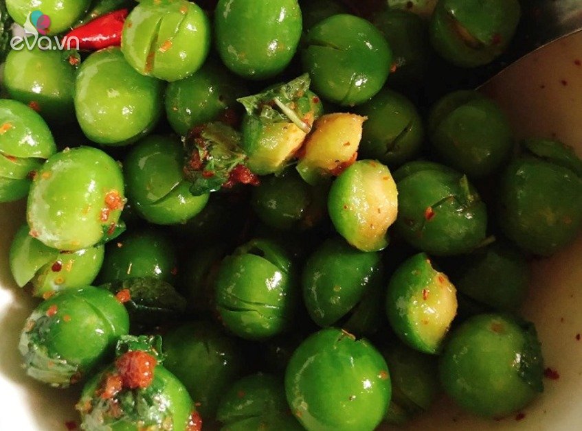 Quả rừng xuống phố có giá hàng trăm nghìn đồng/kg vẫn không đủ bán