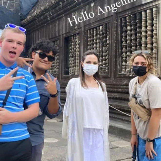 Angelina có mặt tại Campuchia.