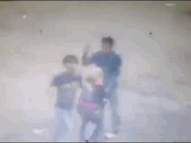 Clip Eva - Clip: Đi cướp túi xách, tên cướp vô tình đánh đồng bọn tử vong