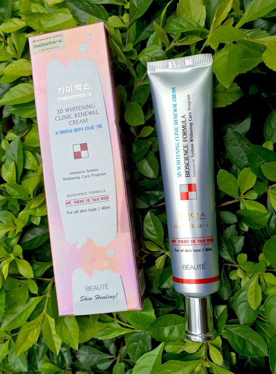 Kem nám Melasma-X 3D Whitening Clinic được người dùng khen ngợi về khả năng dưỡng trắng, mờ thâm nám.