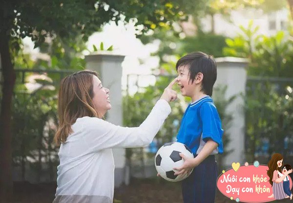 Cha mẹ nên công nhận và khuyến khích trẻ nhiều hơn.