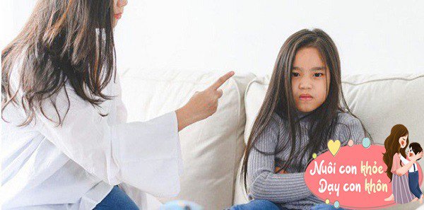 Nghiêm khắc với con cái là điều tốt nhưng phải làm ở mức độ nhất định, nghiêm khắc quá mức chắc chắn sẽ gây ra áp lực tâm lý rất lớn cho trẻ.