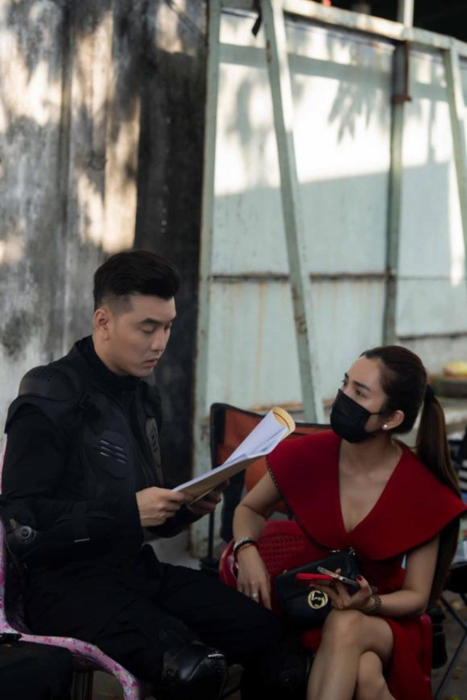 Sao Việt 24h: amp;#34;Lấy thịt đè ngườiamp;#34; nhưng Leon được khen hết lời vì tình thương mến thương với Lisa - 12