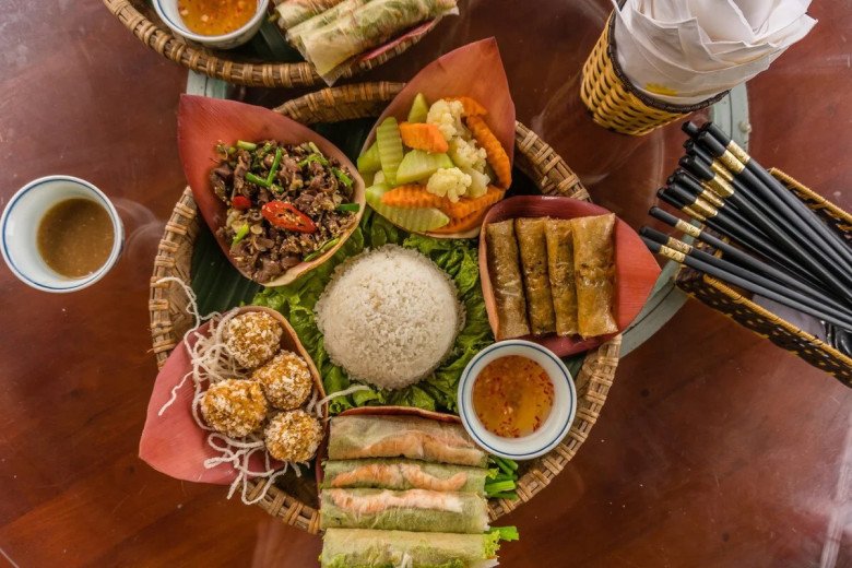 Ẩm thực là một trong những điểm hút du khách của Ninh Bình.