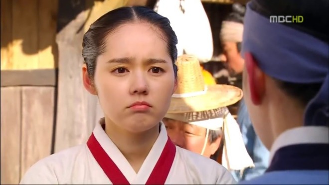 Han Ga In trong phim Mặt trăng ôm mặt trời.
