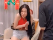 Tin tức - Hot Tiktoker Thông Soái Ca cố ý kéo cô gái trẻ ngồi lên đùi nhận "bão" chỉ trích