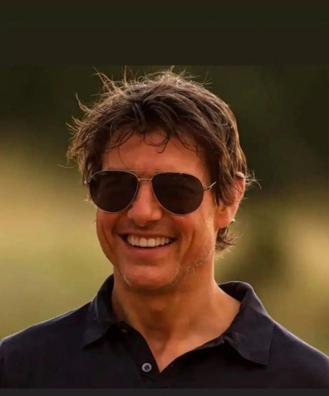 Anh thay đổi như thế nào so với thời còn là nam thần Hollywood.