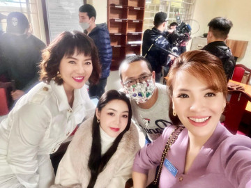 3 người đẹp vây quanh Nhan Phúc Vinh trên sóng VTV: Ẩn số nhất là cựu MC thời tiết