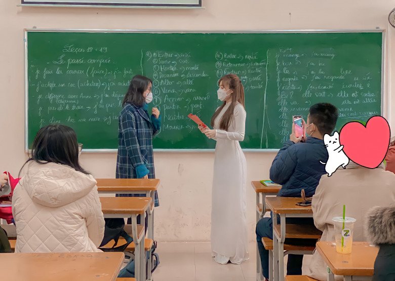 Xứng danh cô giáo gợi cảm nhất Việt Nam, Âu Hà My đi dạy diện áo dài trắng đẹp không thể tả - 4