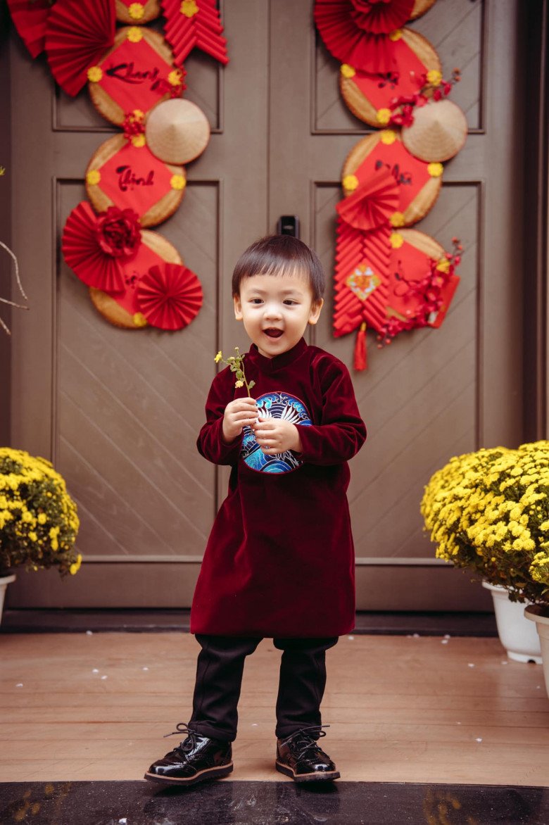 Con trai á hậu Tú Anh: 3 tuổi đẹp trai chuẩn hotboy Hàn Quốc, thích chế áo quần tấu hài - 4