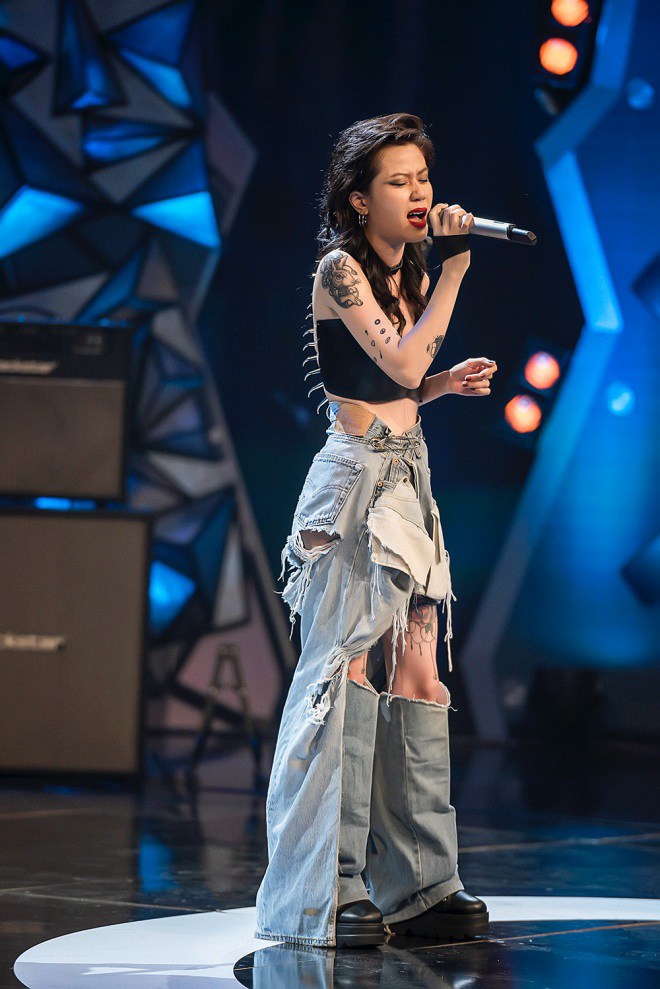 Metanoia đốt cháy sân khấu với Chạy đi thôi, nhận về điểm số cao nhất: 2 điểm 10 tròn từ đội Mãnh hổ gầm và 2 điểm 9,75 từ đội Phượng hoàng lửa.