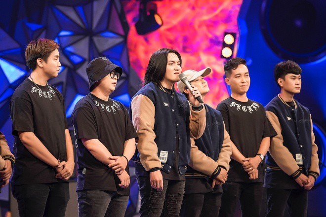 Bumblebee rock hoá ca khúc Em bỏ hút thuốc chưa? của Bích Phương, nhận được 3 điểm 9,25 từ HLV Trần Tuấn Hùng và bộ đôi đội Phượng hoàng lửa, điểm 9 từ HLV Phạm Anh Khoa.