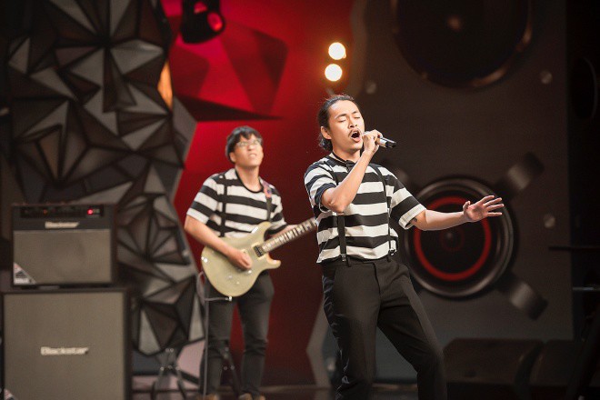 Cheffin làm mới Thật bất ngờ của Trúc Nhân, nhận được 2 điểm 9,5 từ đội Đại bàng trắng và 2 điểm 9,25 từ đội Phượng hoàng lửa.