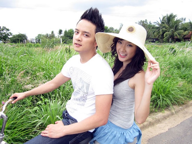 Hoá ra Cao Thái Sơn trao nhẫn cho Angela Phương Trinh 10 năm trước: Cảnh yêu đương gây sốt - 2