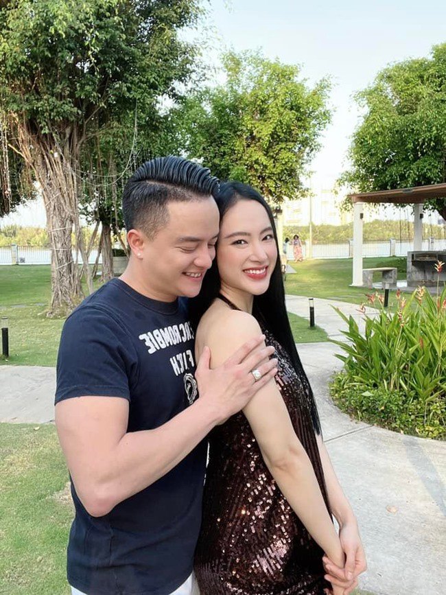 Có thể nói chính lần gặp gỡ của 12 năm trước này là một khởi đầu, se duyên cho cặp đôi đến với nhau, tuy duyên đến hơi muộn. Và nếu cả hai kết hôn thì Vbiz lại có thêm một cặp đôi MV giả tình thật mới