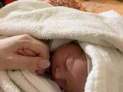 Tin tức - Em bé ra đời tại nơi trú ẩn giữa căng thẳng Nga-Ukraine