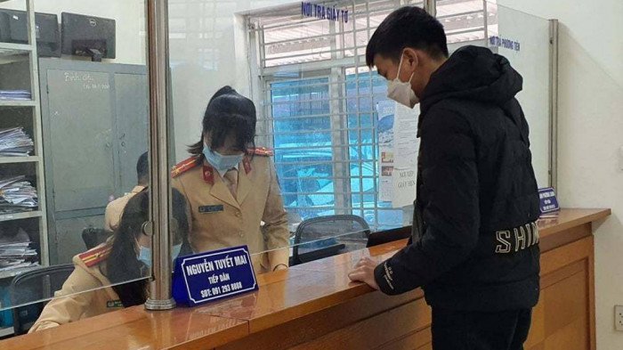 Người điều khiển phương tiện vi phạm giao thông yêu cầu giải quyết nộp phạt qua dịch vụ công