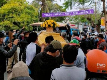 Chìm tàu 15 người chết ở Quảng Nam: Nỗi đau xé lòng người ở lại