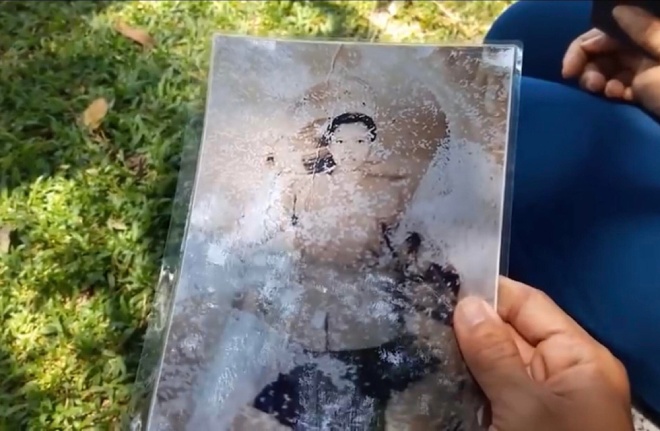 Tấm ảnh duy nhất của bà Lơ mà chị Kim Chi có được.