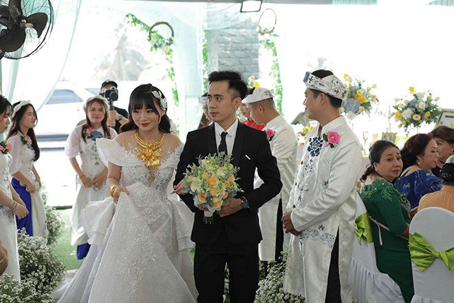 Về số của hồi môn cha mẹ tặng trong đám cưới, Tuễ Mẫn nói cô không rõ cha mẹ cho bao nhiêu.