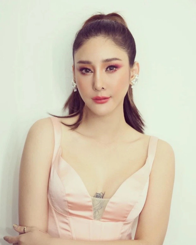 Mẹ của Tangmo cho rằng con gái bị bạo hành.