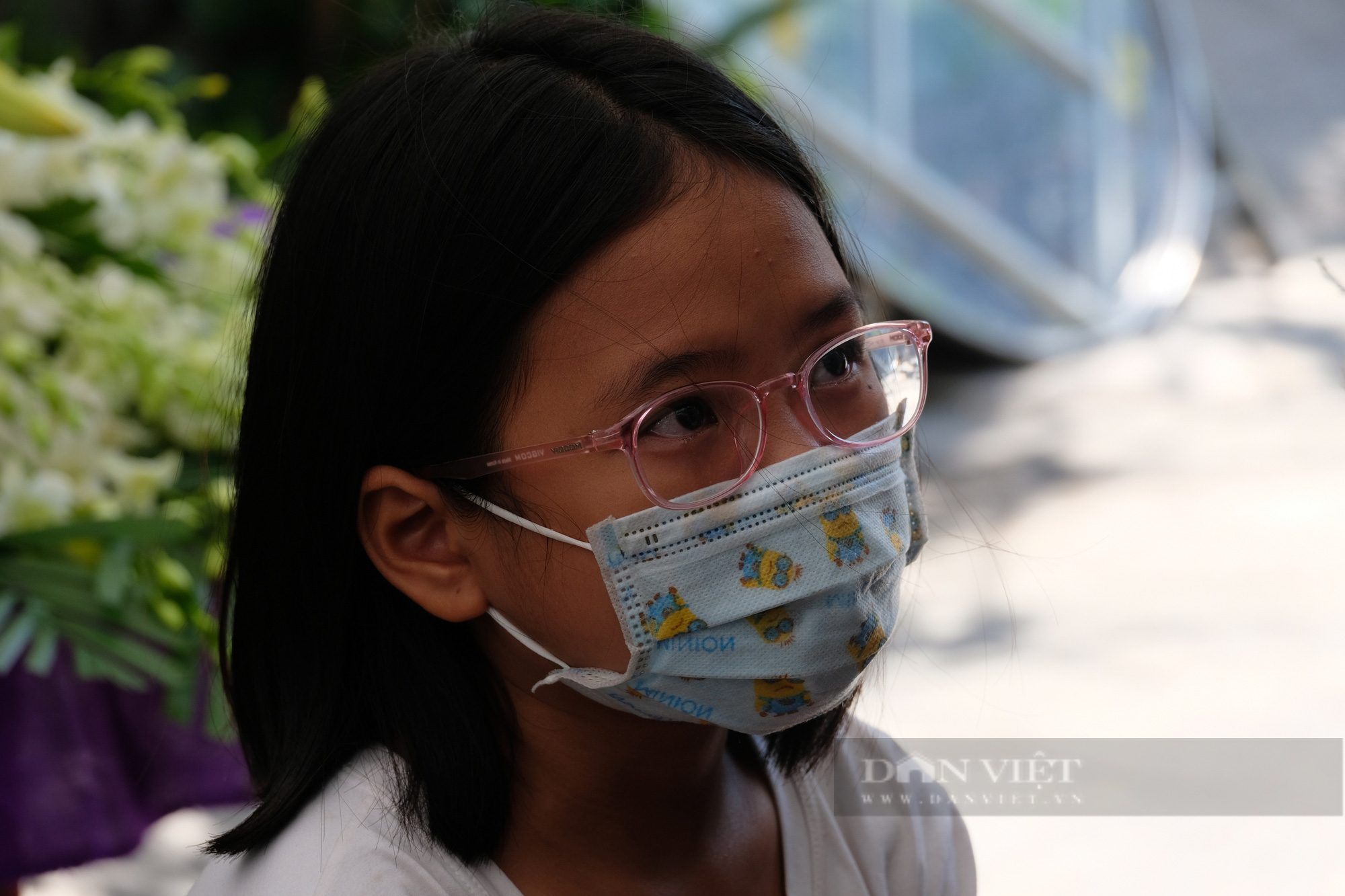 Con gái của anh Hiệp, Nguyễn Gia Linh nghẹn ngào: Hôm ba mẹ đi du lịch, con bị cảm nên phải ở nhà, con không tin đã mất mẹ.