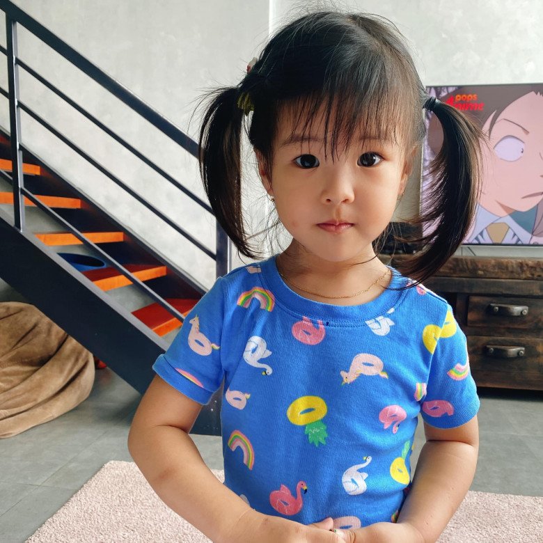 Con gái Lê Phương và chồng kém 7 tuổi càng lớn càng xinh, giống bố y đúc - 8