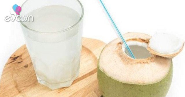 Many people waste time drinking coconut, a lot of nutrients, especially protein, are wasted