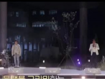 Dùng công nghệ AI tái hiện hình ảnh cố ca sĩ biểu diễn gây xúc động mạnh