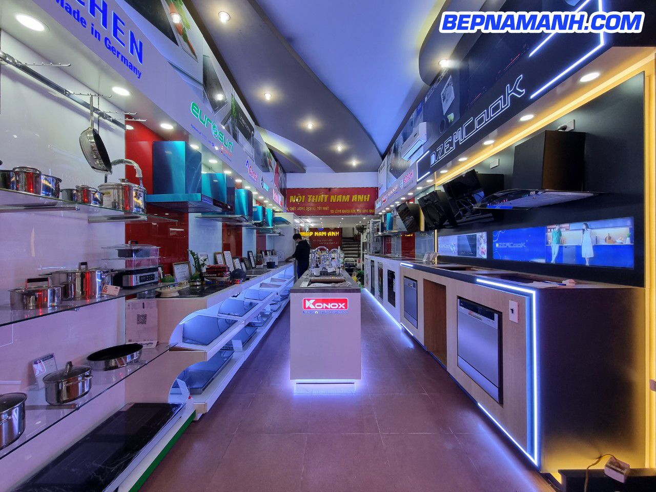 Bếp Nam Anh với chất lượng dịch vụ chuyên nghiệp, chuyên viên tư vấn hiểu biết về sản phẩm sẽ giúp khách hàng chọn được sản phẩm ưng ý và phù hợp nhất, chuyên viên kỹ thuật tay nghề cao đảm bảo thẩm mỹ khi lắp đặt.