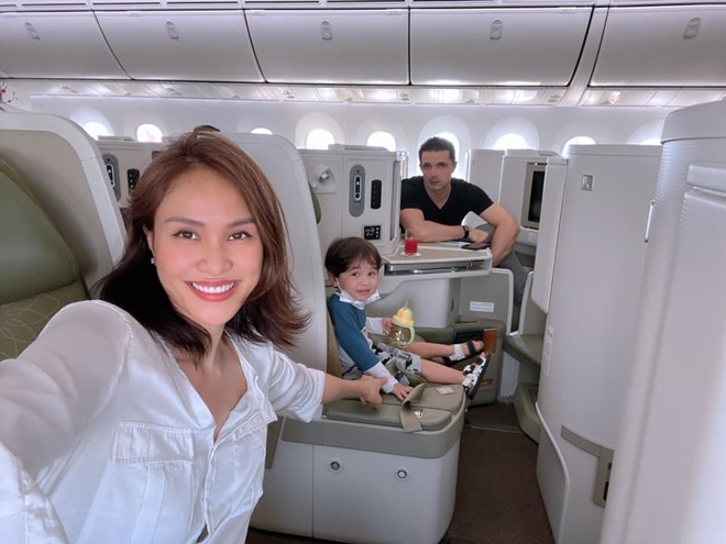 Nàng siêu mẫu 9x đời đầu cho rằng so đo, tính toán từng xu với tài xế thì... tự lái đi!