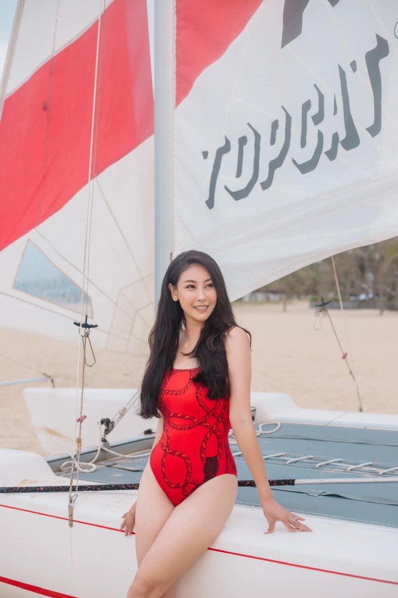 Hoa hậu Việt Nam U50 có gốc hoàng gia diện bikini khoe dáng đáng ngưỡng mộ - 1