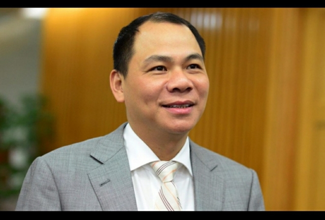 NS Xuân Hinh hé lộ ảnh hiếm bên tỷ phú Phạm Nhật Vượng 30 năm trước, lộ quan hệ đặc biệt gây xôn xao - 1