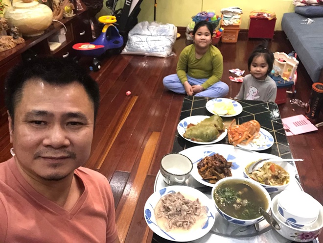 Nào các con ta cùng đếm ngược!, anh mong chờ ngày vợ trở về.