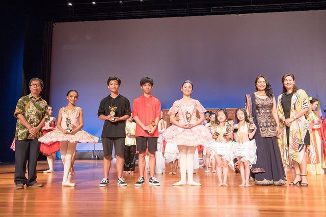 Bé gái Hà Nội biểu diễn cùng trăn: Ngoài đời là thiên thần múa xinh đẹp, đạt giải quốc tế - 8