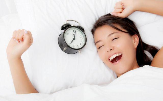 Mỗi đêm ngủ thêm ngần này thời gian giúp giảm tới 12kg, còn mang lại “3 trái ngọt” cuộc đời - 1