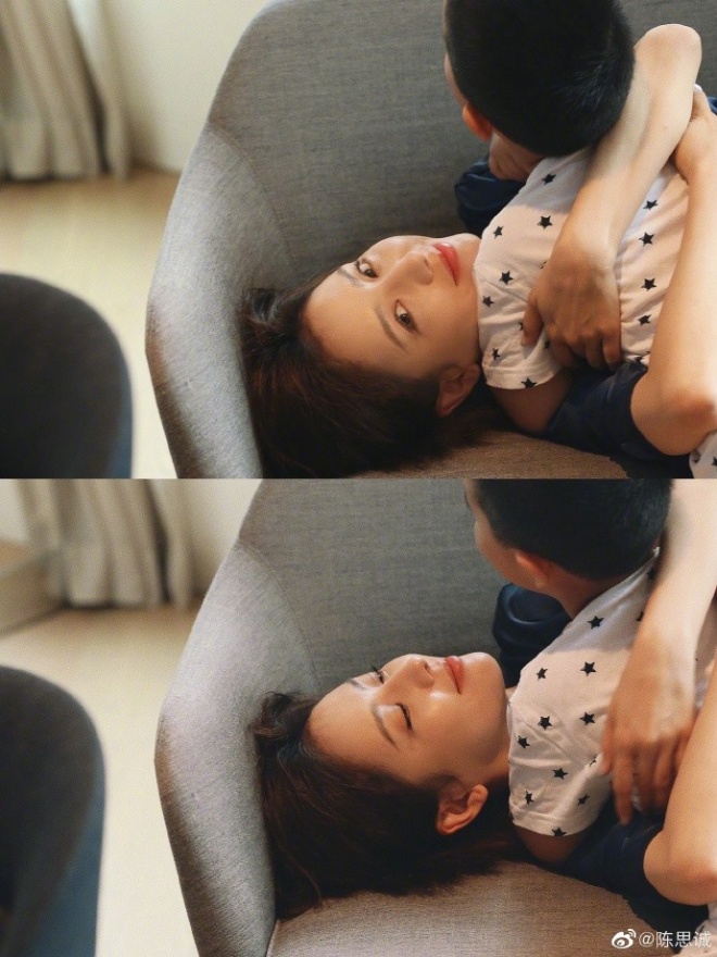 Hình ảnh hạnh phúc của cô bên cậu con trai cưng giấu mặt sau khi tuyên bố ly hôn.