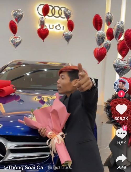 Thông Soái Ca ăn mừng sắm xe mới sau 1 tháng làm Tiktok
