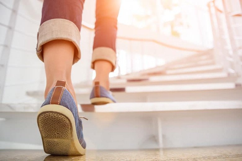 Đi thang bộ thay vì dùng thang máy là lời khuyên được nghe rất nhiều nhưng ít ai làm. Ảnh minh họa