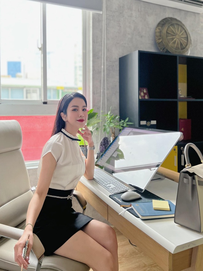 Hậu lùm xùm hôn nhân, Diệp Lâm Anh được cư dân mạng khen ngợi vì cách hành xử văn minh.